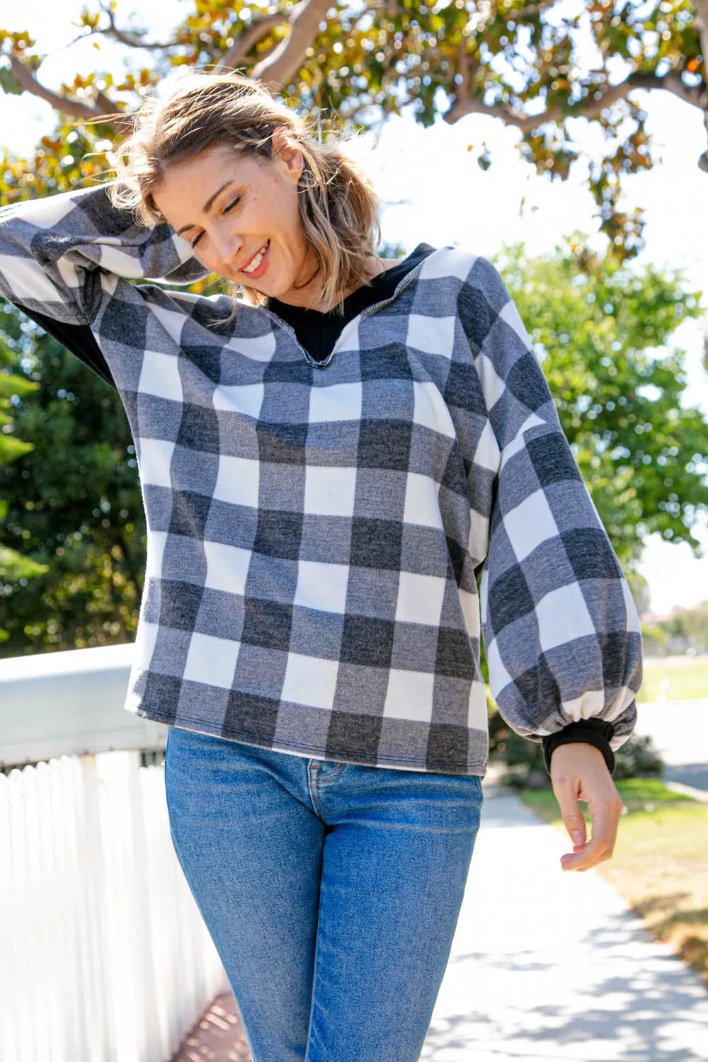 Black Plaid Hacci V Neck Color Block Knit Top