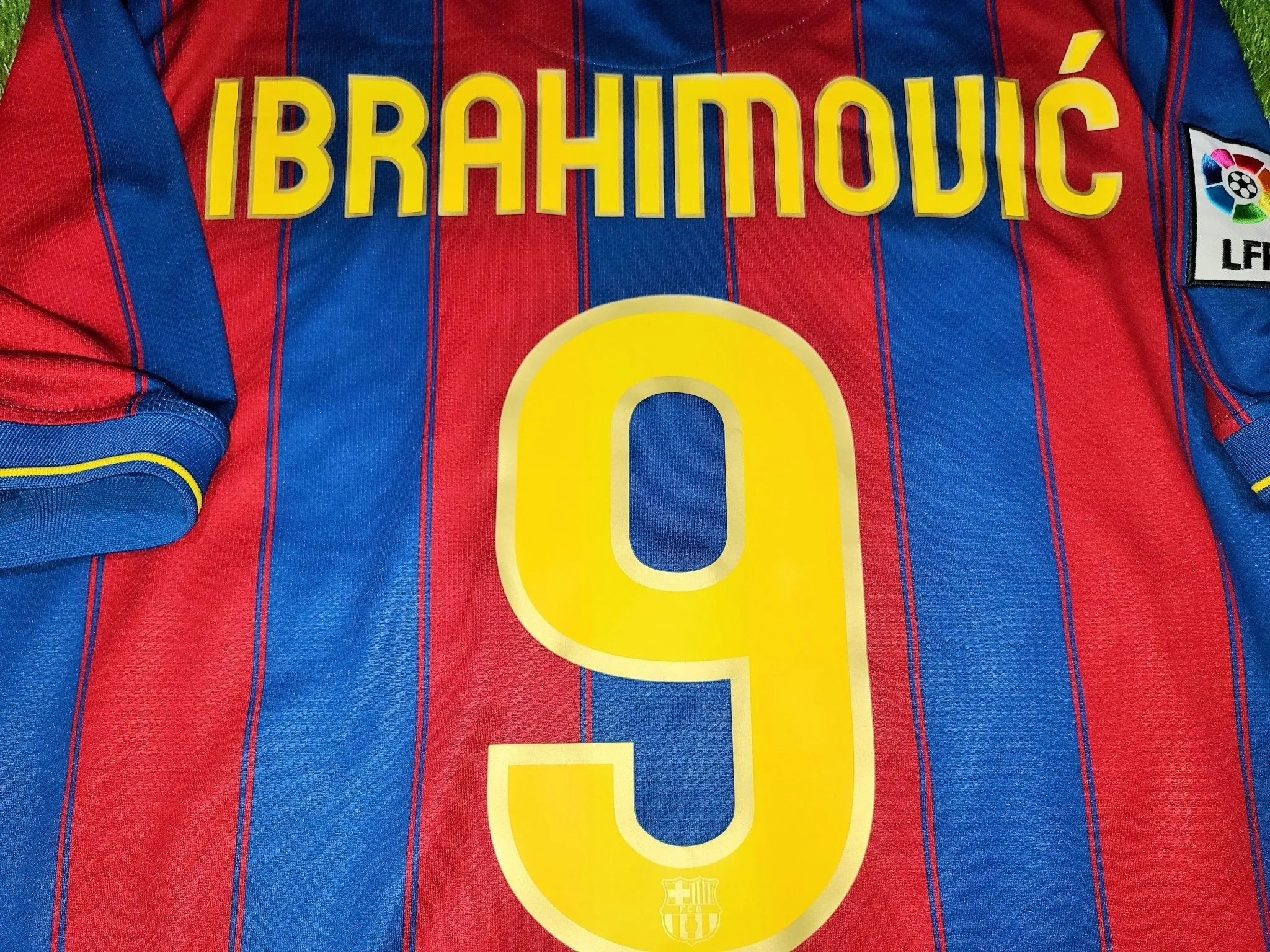 Ibrahimovic Barcelona DEBUT SEASON 2009 2010 Jersey Shirt Maillot XL SKU# 343808-496