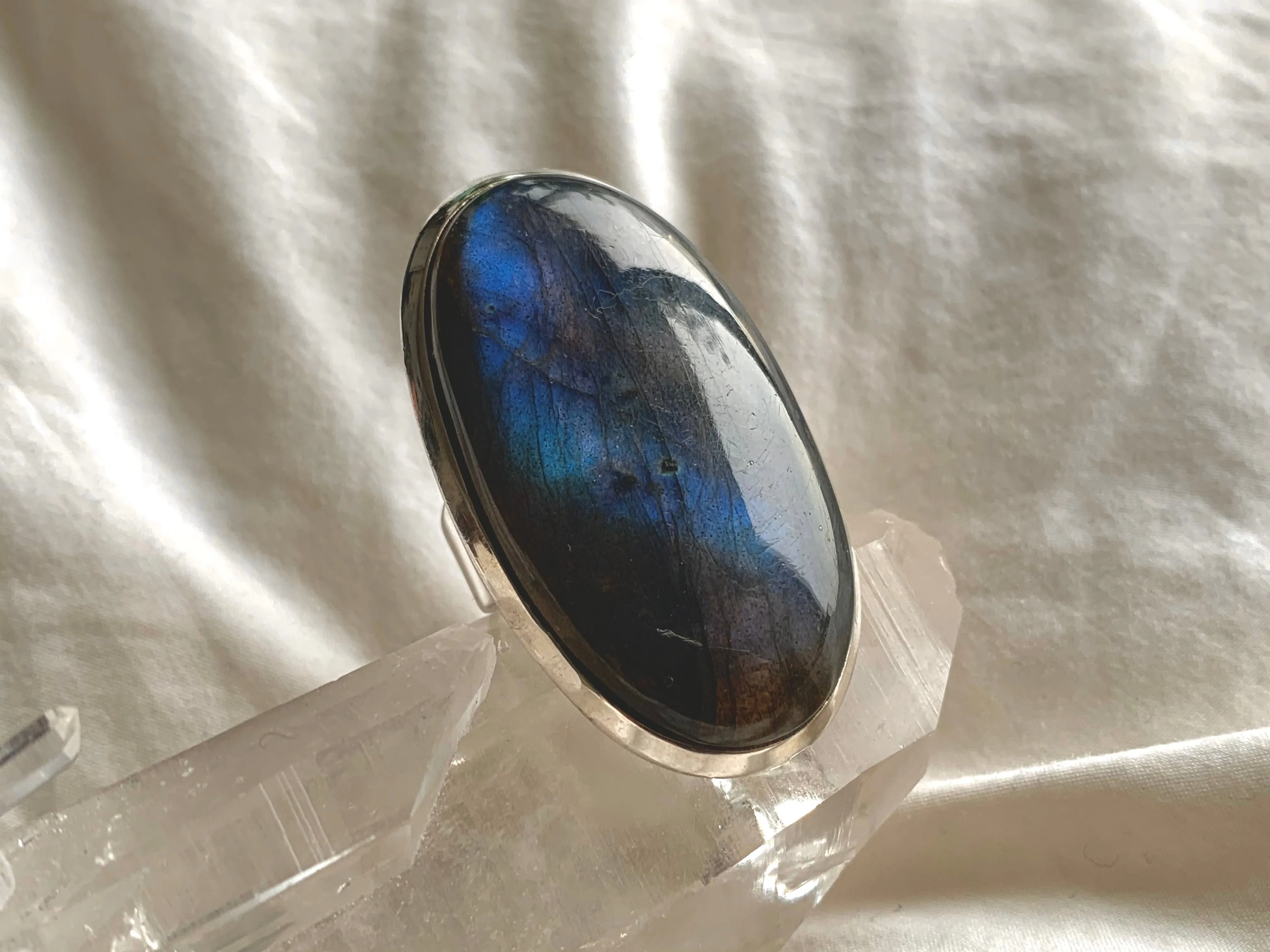 Labradorite Naevia Ring - XLarge Oval (US 10.5)