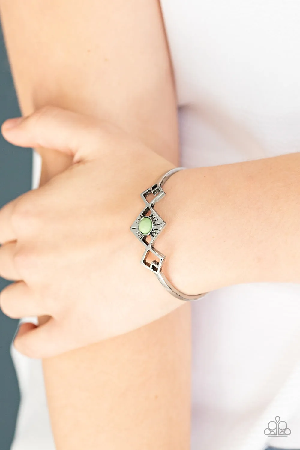 Paparazzi Bracelet ~ Dainty Deco - Green